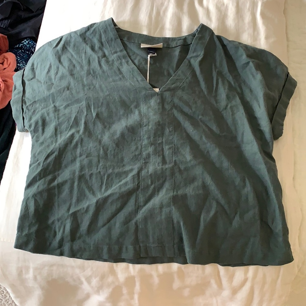Universal Threads Army Green V neck Tee